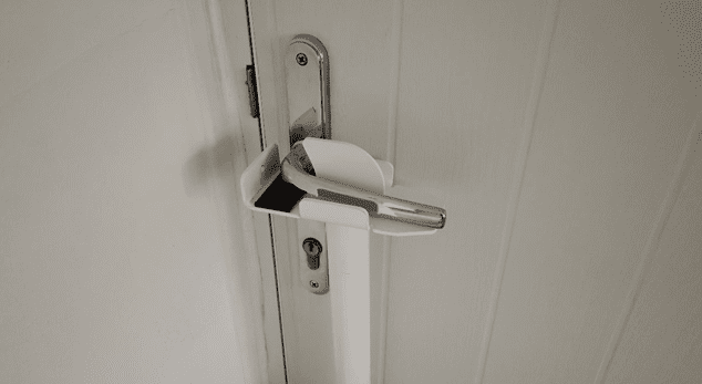 holdoor_security_bar